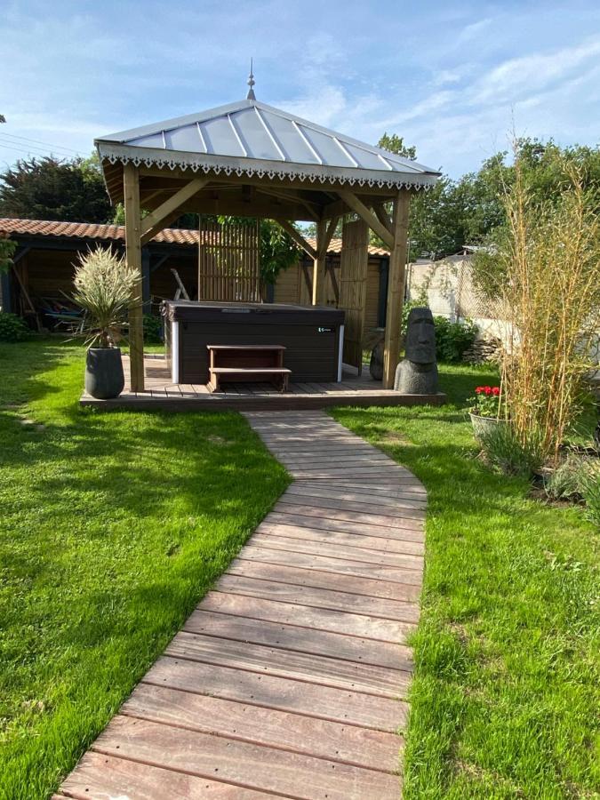 Celine Et Olivier Bed & Breakfast Порник Екстериор снимка