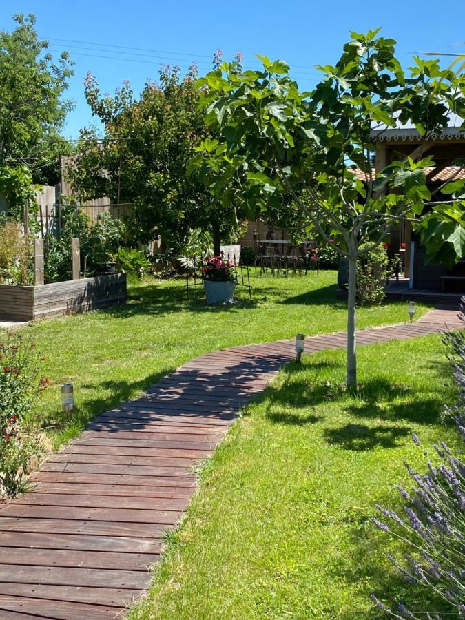 Celine Et Olivier Bed & Breakfast Порник Екстериор снимка